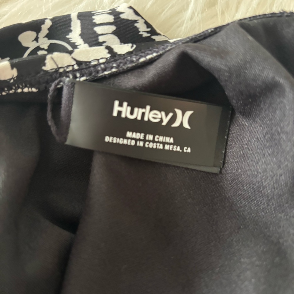 HURLEY PRIMAL WAVE ONE PIECE SWIMSUIT UPF 50+ - Picture 9 of 10